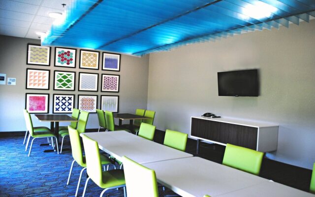 Holiday Inn Express & Suites Columbia City by IHG