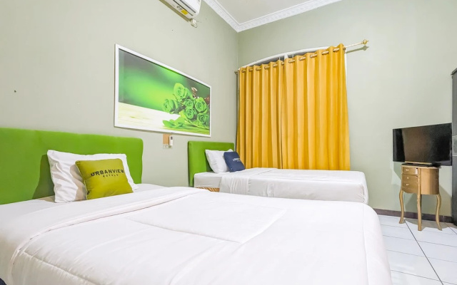 Urbanview Alza by RedDoorz – Guest Rooms – Cianjur