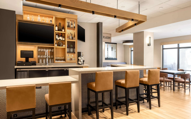 Hyatt Place Orlando Airport