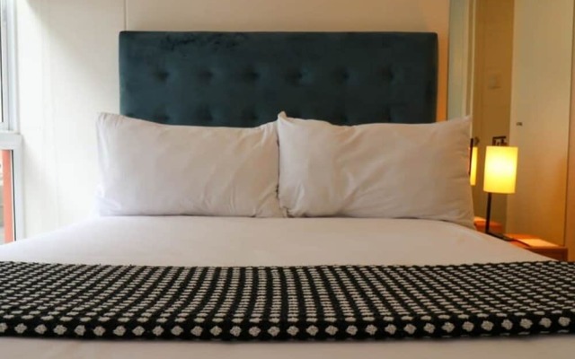 w Contemporary 1BR Near Central Restaurante