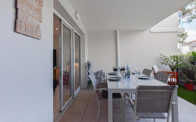 SERRENDY Apartment in residential property with swimming pool