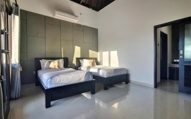 Maja Villa Batubelig by Pramana Villas