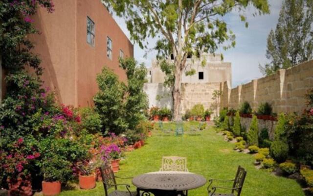 Tadeo Inn Bed & Breakfast