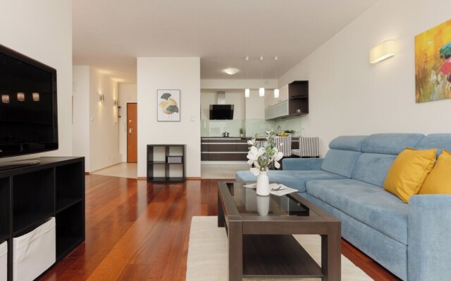 Apartment With 3 Rooms Bemowo by Renters