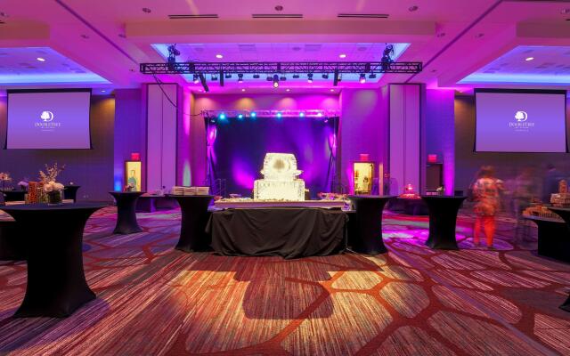 DoubleTree by Hilton Evansville