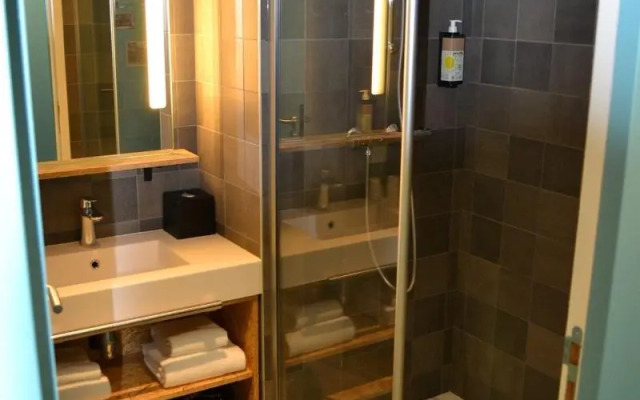 Greet Hotel Rennes Pace