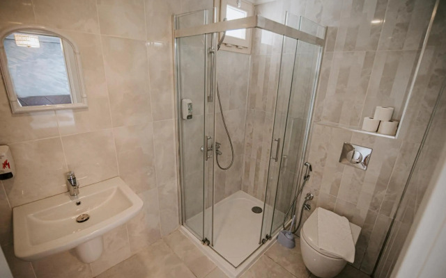 Royal Comfort Hotel