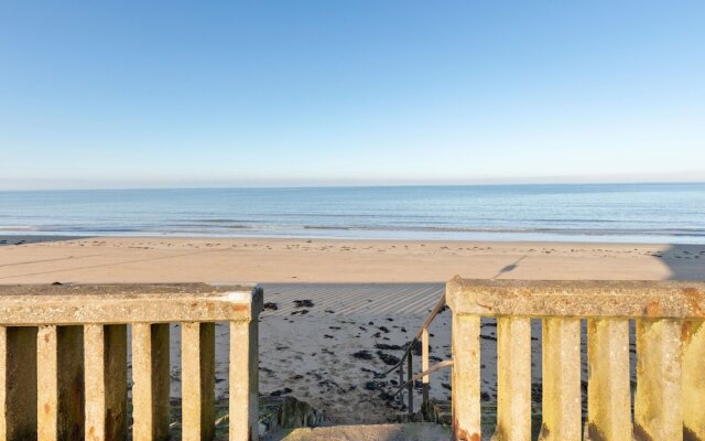 Cozy Apartment in Maisy near Sea