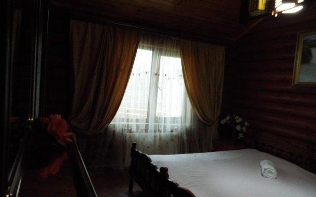 Leo Guest House