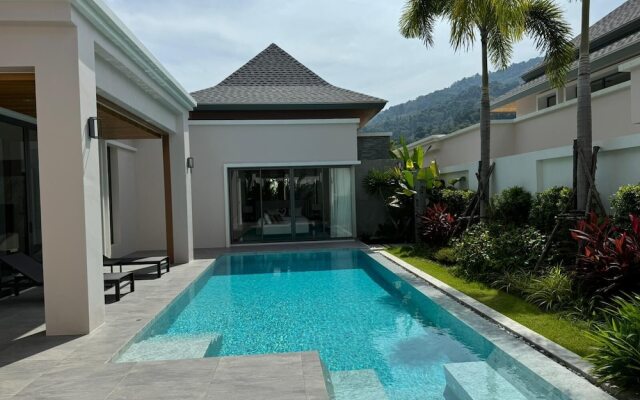 Breeze Villa with maid by Lofty