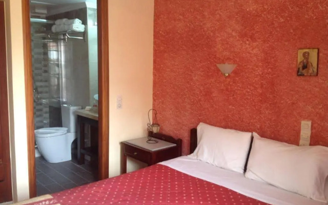 Iro Apartments