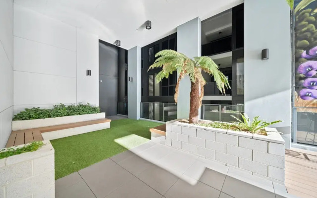 Stylish 2-bed Apartment in Canberra CBD