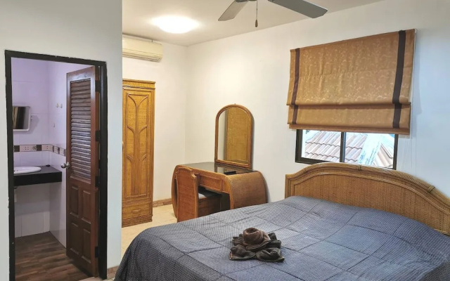 Baan Kanittha - 5 Bedrooms Pool Villa