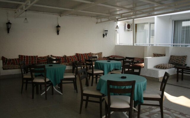 Yarar Hotel