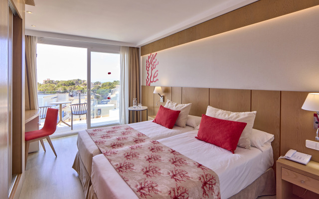 Universal Hotel Perla