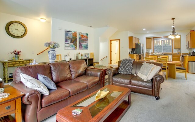 Wfh-friendly Townhome Rental Near Ferry in Everett