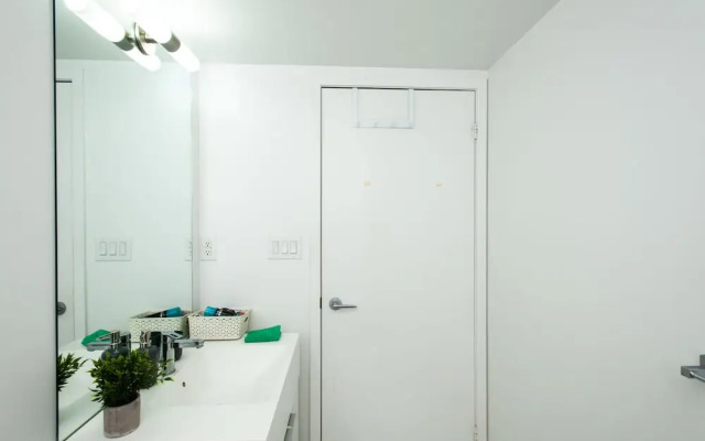 Gorgeous Luxury Condos near the CN Tower