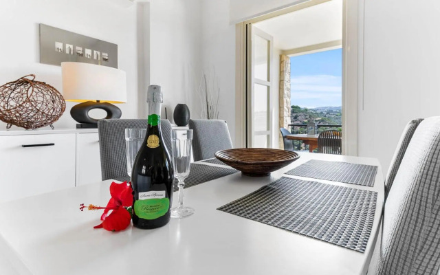 Aphrodite Hills Rentals – Apartments