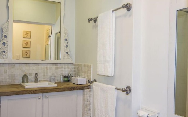 Maison - H Guest House