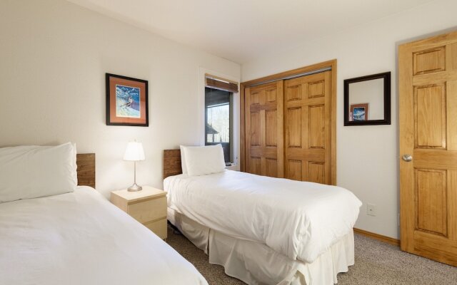 Snow Flower 131 2 Bedroom Condo by RedAwning