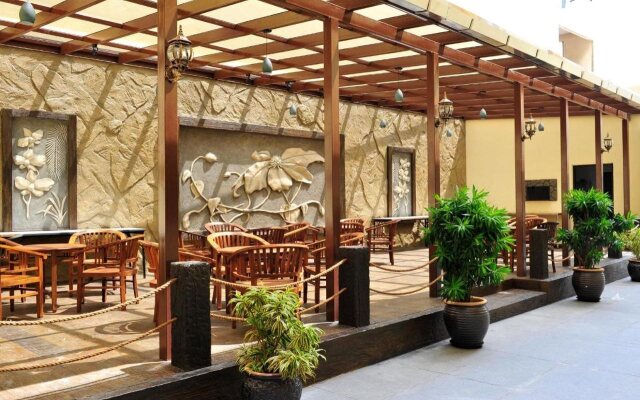 Hallmark Express Hotel