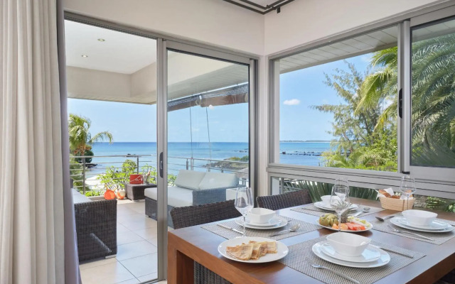Bon Azur Beachfront Suites & Penthouses with LOV