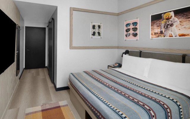 Moxy Houston Downtown