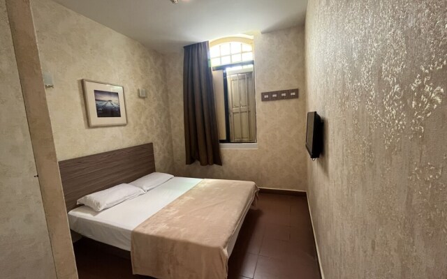 Mountbatten Hotel