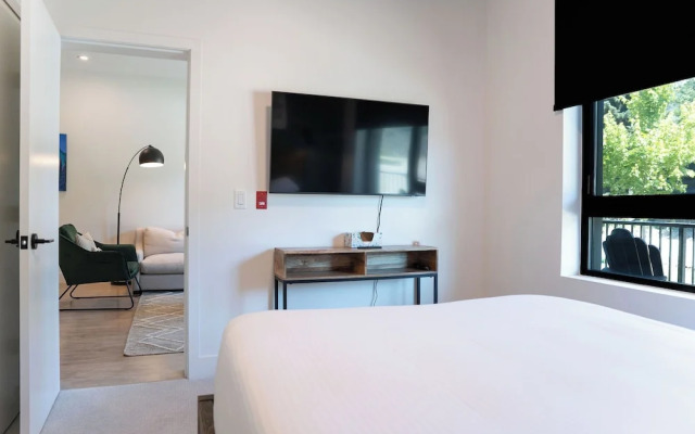 Rustic Retreat by Revelstoke Vacations