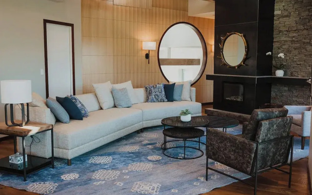 Te Whaanga Retreat & Spa Lodge & Canvastown Luxury Glamping Tents