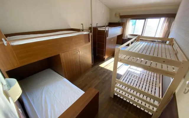 Guest House Nishiborakan - Hostel