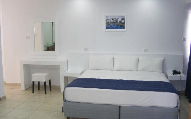 Sun Hall Beach Hotel Apts.