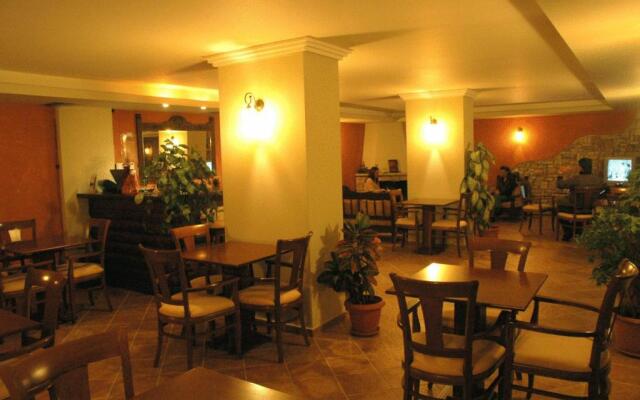 Aroanios Hotel
