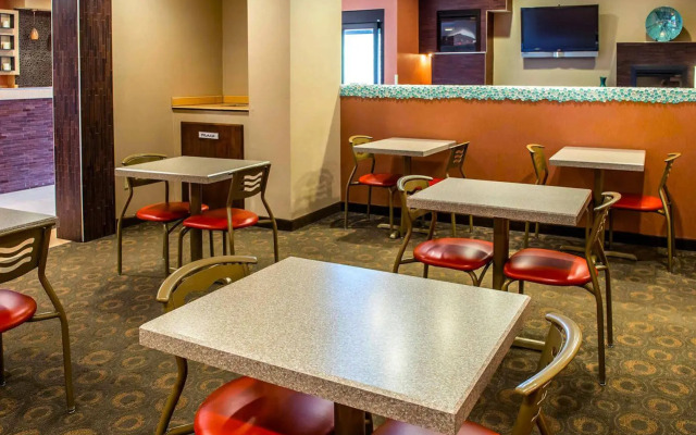 Comfort Suites Monaca