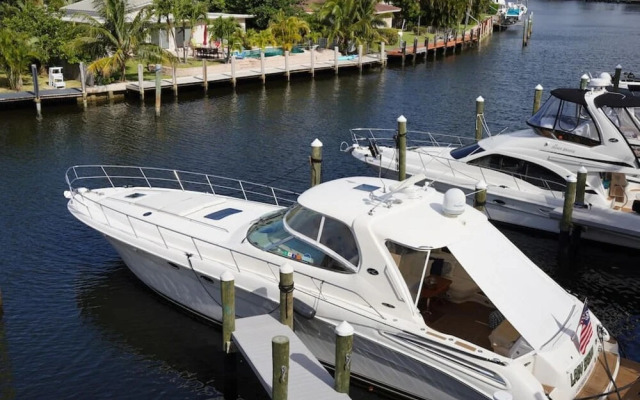 Iconic poolview Waterfront 2bd