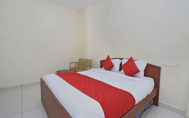 OYO Home 10777 Compact 2BHK