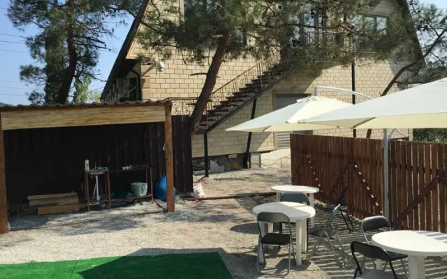 Guest house on pereulok Pionerskiy 4V