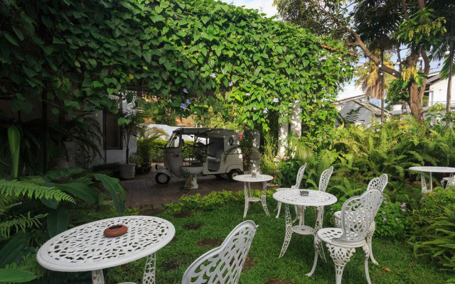 Royce Hotel