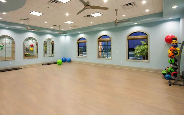 Upstay - Championsgate Home w Hot Tub-pool-cinema