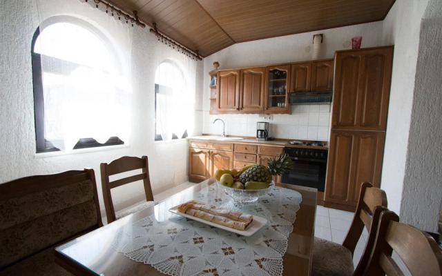 Apartment Dvori Klis