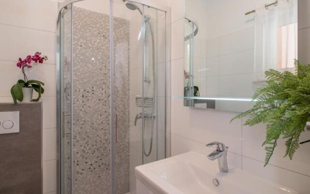 Apartments Ivica 1706