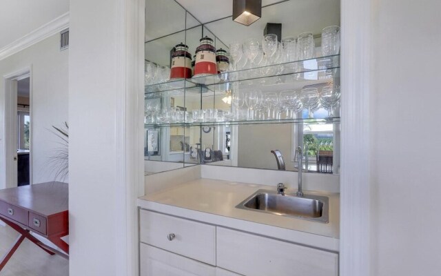 Bright Condo in Community With Pool/steps to Beach