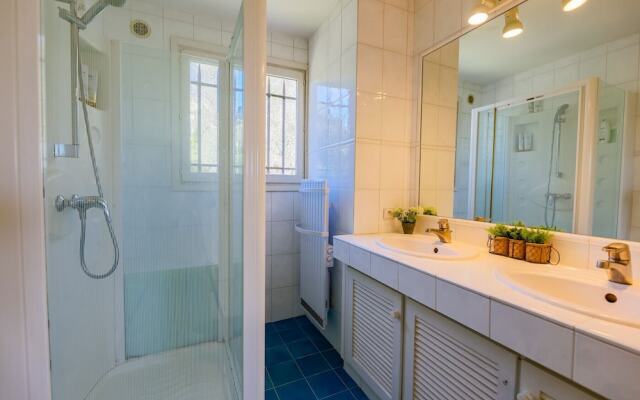Villa Pibonson VI4194 by Riviera Holiday