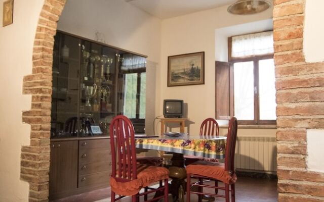Rustic Tuscan Apartment