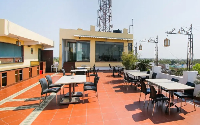OYO 33399 Hotel Alwin