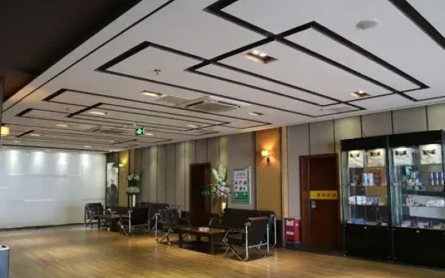 Motel 168 (Fuyang Funan Dicheng North Road)