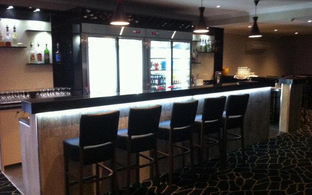 Cattlemans Country Motor Inn & Serviced Apartments