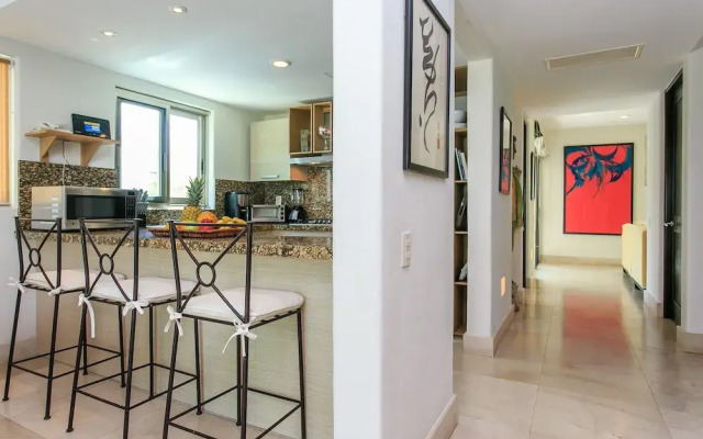 Via 38 Penthouse Laguna by Moskito