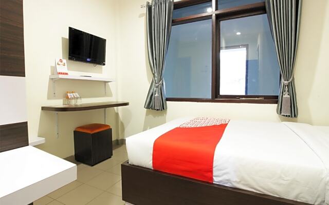 OYO 306 Koen Residence Near RS Gandaria
