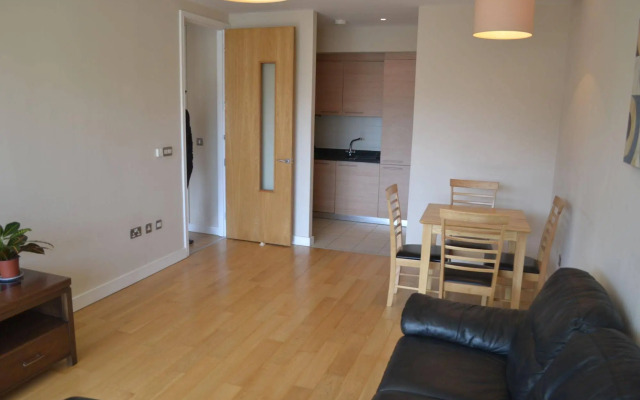 Hanover Dock Apartment